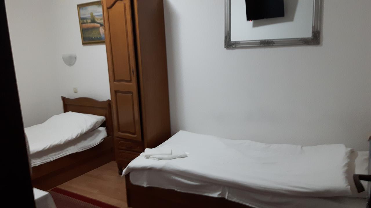 Hotel Restoran Prenociste Croatia Turist Ðakovo Exterior foto