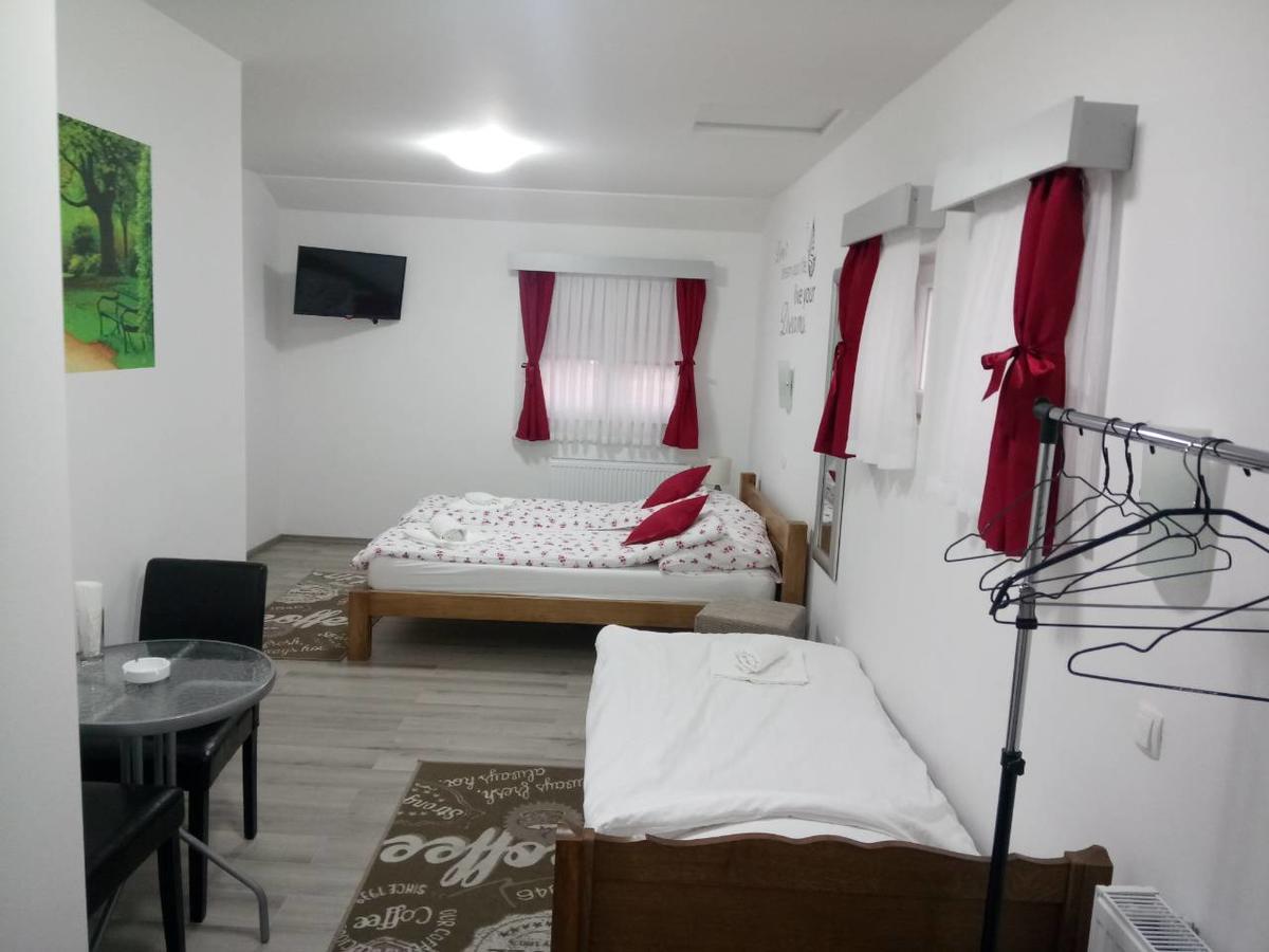 Hotel Restoran Prenociste Croatia Turist Ðakovo Exterior foto