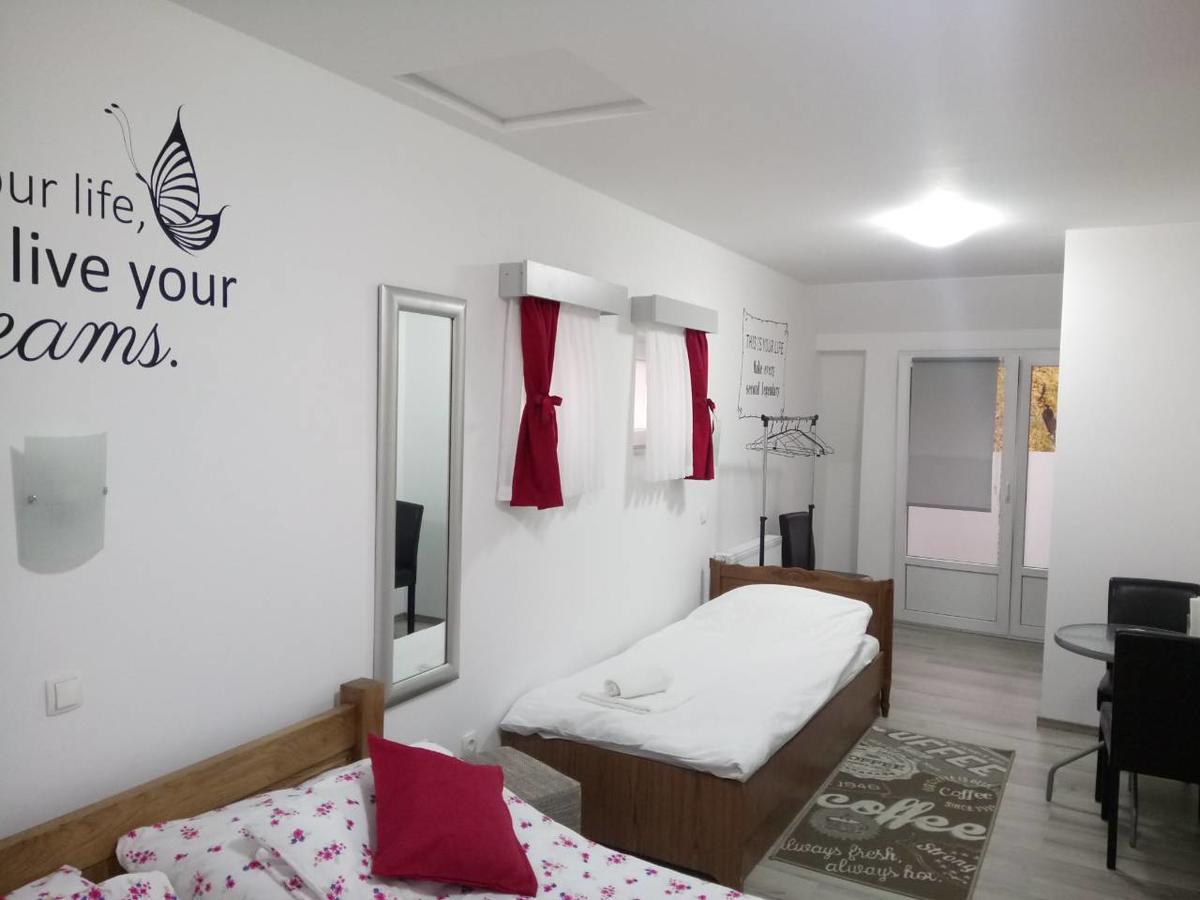 Hotel Restoran Prenociste Croatia Turist Ðakovo Exterior foto